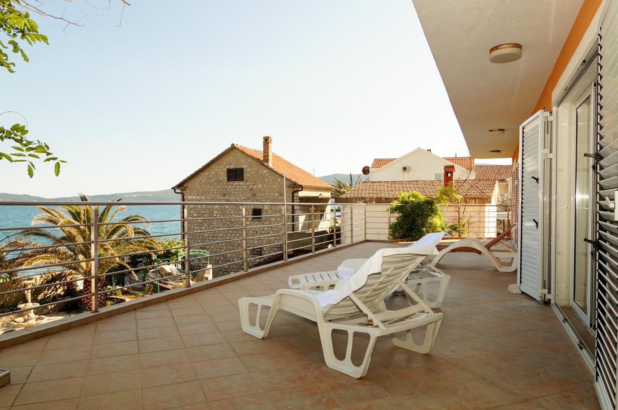 Apartment Iris With Pool Lido Of Herceg Novi Bijela แฮร์เซ็ก-โนวี ภายนอก รูปภาพ