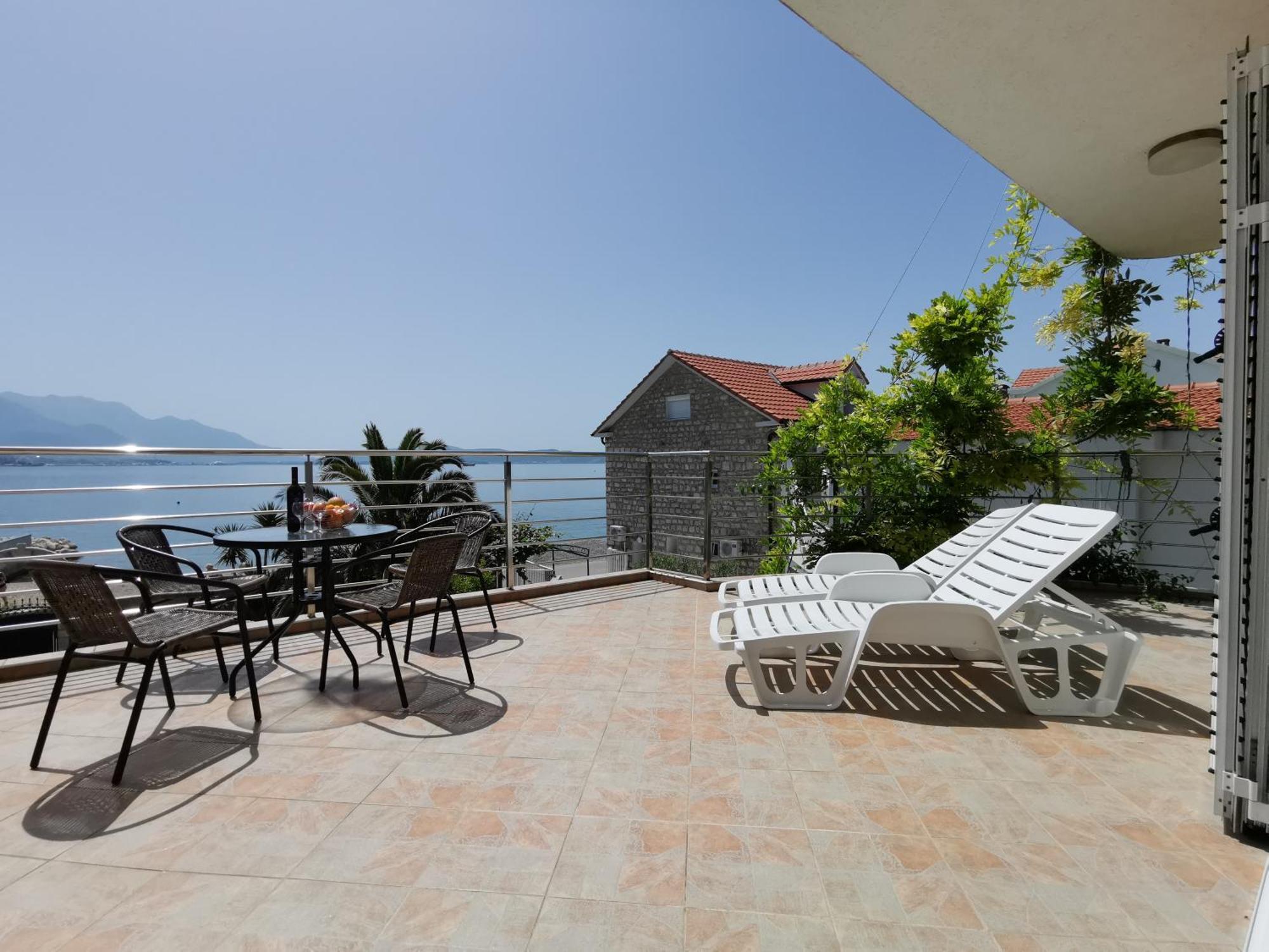 Apartment Iris With Pool Lido Of Herceg Novi Bijela แฮร์เซ็ก-โนวี ภายนอก รูปภาพ